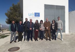 El alcalde de Humilladero (Málaga) visita la planta de tratamiento de agua potable de Torre Cardela, interesado en conocer el prototipo del proyecto LIFE ECOGRANULARWATER, instalado para la eliminación de nitratos